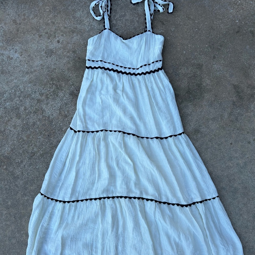 Blu Pepper Ivory Dress with Black Accents